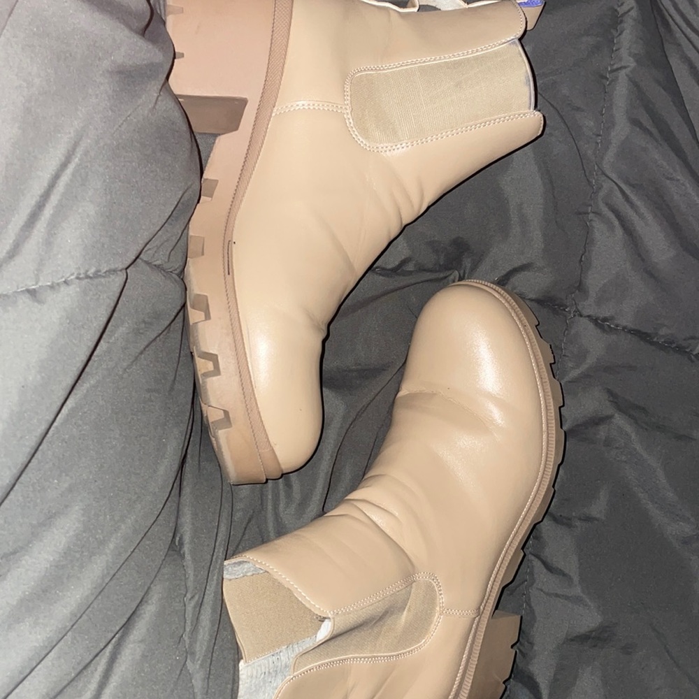 Tan leather heeled boots
